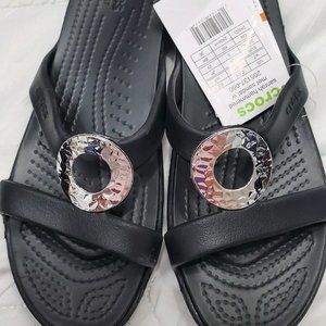 Crocs Sanrah Hammered Circle Slide Sandal Women's Black/Silver (Size 7W) - NEW!